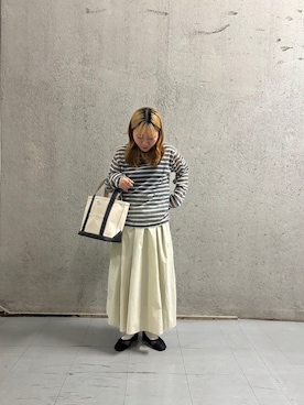 「URBAN RESEARCH DOORS（アーバンリサーチドアーズ）のORCIVAL　BOAT NECK LONG-SLEEVE PULLOVER（Tシャツ/カットソー、グレー系）」を使った、manamiさん（レディース・146cm）の春コーディネート