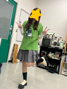 「古着のアイテム（スカート、グレー系）」を使った、お茶っ葉さん（レディース・160cm）の秋コーディネート