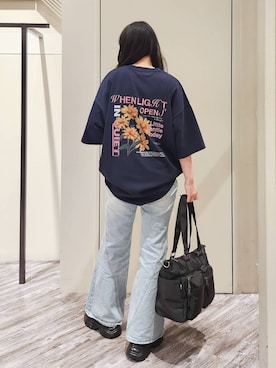 「PAGEBOY（ページボーイ）のスリムレッグフレアデニム【4color/4size】（デニムパンツ、ブルー系）」を使った、いっしぃさん（レディース・154cm）の夏コーディネート