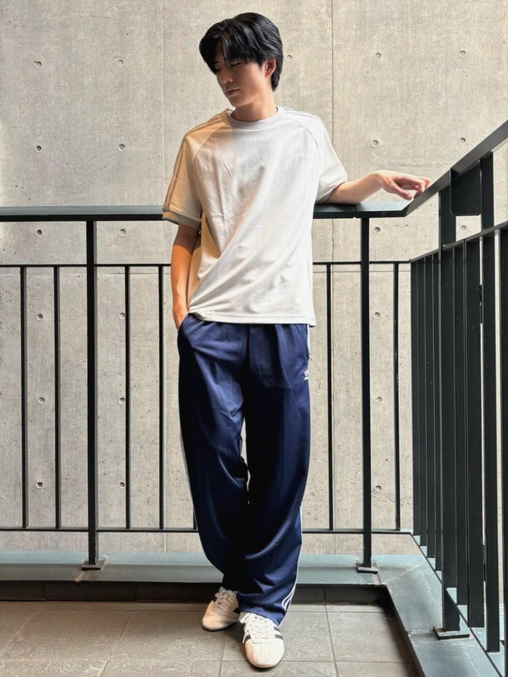 アディダス アディダス オリジナルス R3CD カリ半袖Tシャツ - グレー