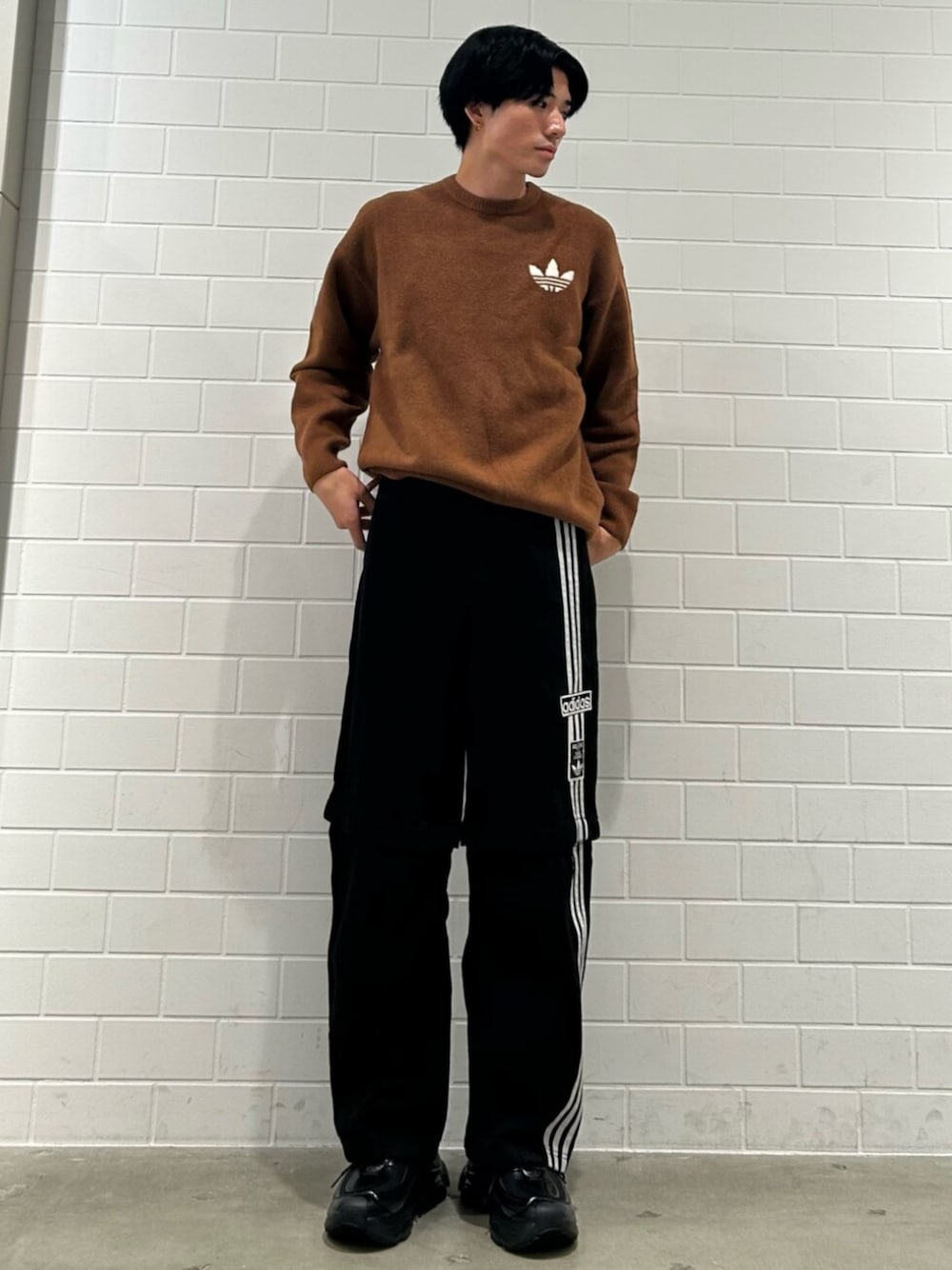 アディブレイク デニム 2-In-1 パンツのアディダスコーデ【アディダス