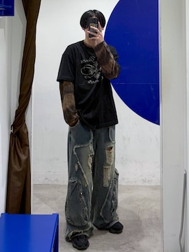 「LAND MUSEUM（ランドミュージアム）のLAND MUSEUM／ダメージＴシャツ（Tシャツ/カットソー、ブラウン系）」を使った、863yさん（メンズ）の春コーディネート