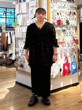 「アイテム（タンクトップ、シルバー系）」を使った、なっちゃんさん（レディース・160cm）の秋コーディネート