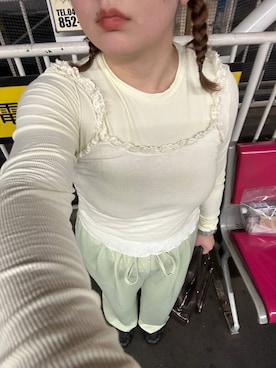 「LOWRYS FARM（ローリーズファーム）のキャミ２ＰセットＬＳ　 292191（Tシャツ/カットソー、ホワイト系）」を使った、なっちゃんさん（レディース・160cm）の春コーディネート