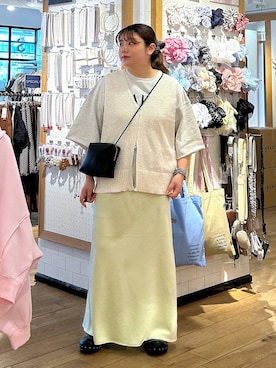 「LOWRYS FARM（ローリーズファーム）のストレッチサテンスカート　 290120（スカート、グリーン系）」を使った、なっちゃんさん（レディース・160cm）の春コーディネート