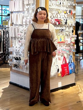 「アイテム（ヘアピン）」を使った、なっちゃんさん（レディース・160cm）の秋コーディネート