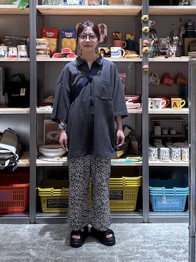 「niko and...（ニコアンド）のDRYクシュイージーパンツ（その他パンツ、ホワイト系）」を使った、おでんさん（レディース・153cm）の春コーディネート
