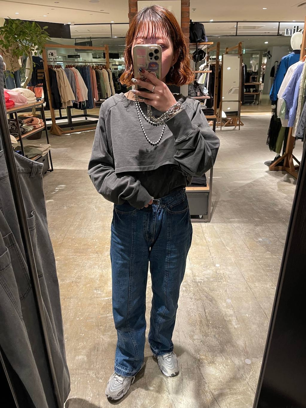 「メンズライク、低身長、カジュアル、niko and ...」｜「niko and...のクロップドレイヤーセットプルオーバー（Tシャツ/カットソー、グレー系）」を使った、おでんさん（レディース・153cm）の春コーディネートの1枚目の写真