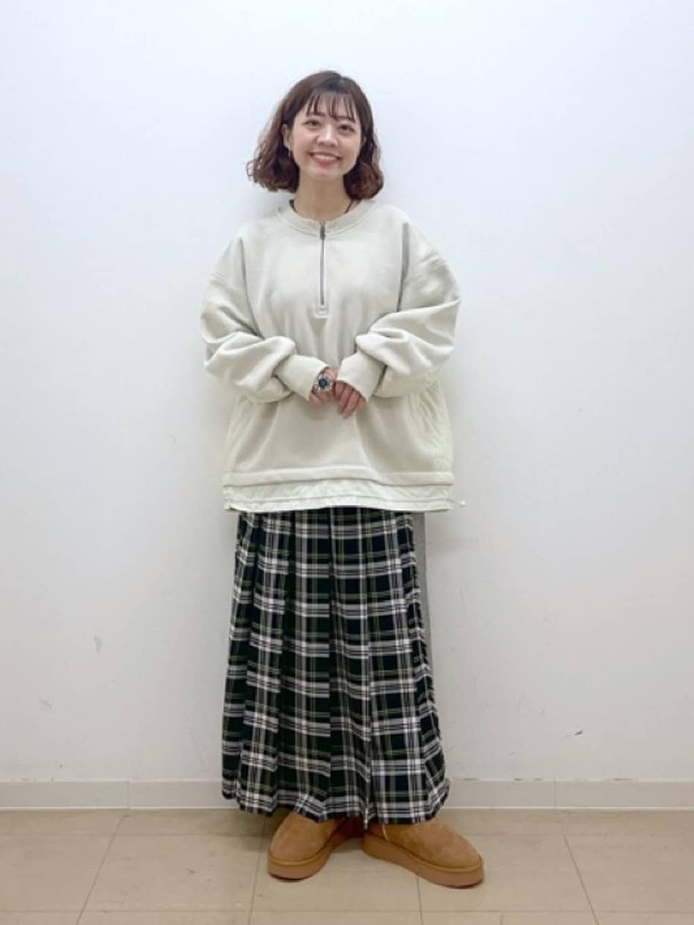 「メンズライク、低身長、カジュアル、niko and ...」｜「niko and...のTRキルトチェックスカート（スカート、ホワイト系）」を使った、おでんさん（レディース・153cm）の冬コーディネートの1枚目の写真