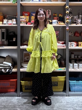 「niko and...（ニコアンド）のボイルギャザードレス（ワンピース、イエロー系）」を使った、おでんさん（レディース・153cm）の春コーディネート