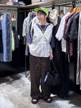 「niko and...（ニコアンド）のDRYクシュイージーパンツ（その他パンツ、ブラウン系）」を使った、おでんさん（レディース・153cm）の夏コーディネート