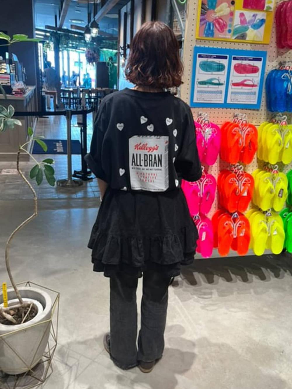 「メンズライク、低身長、カジュアル、niko and ...」｜「niko and...のセルフカットセミフレアパンツ（その他パンツ、グレー系）」を使った、おでんさん（レディース・152cm）の春コーディネートの1枚目の写真