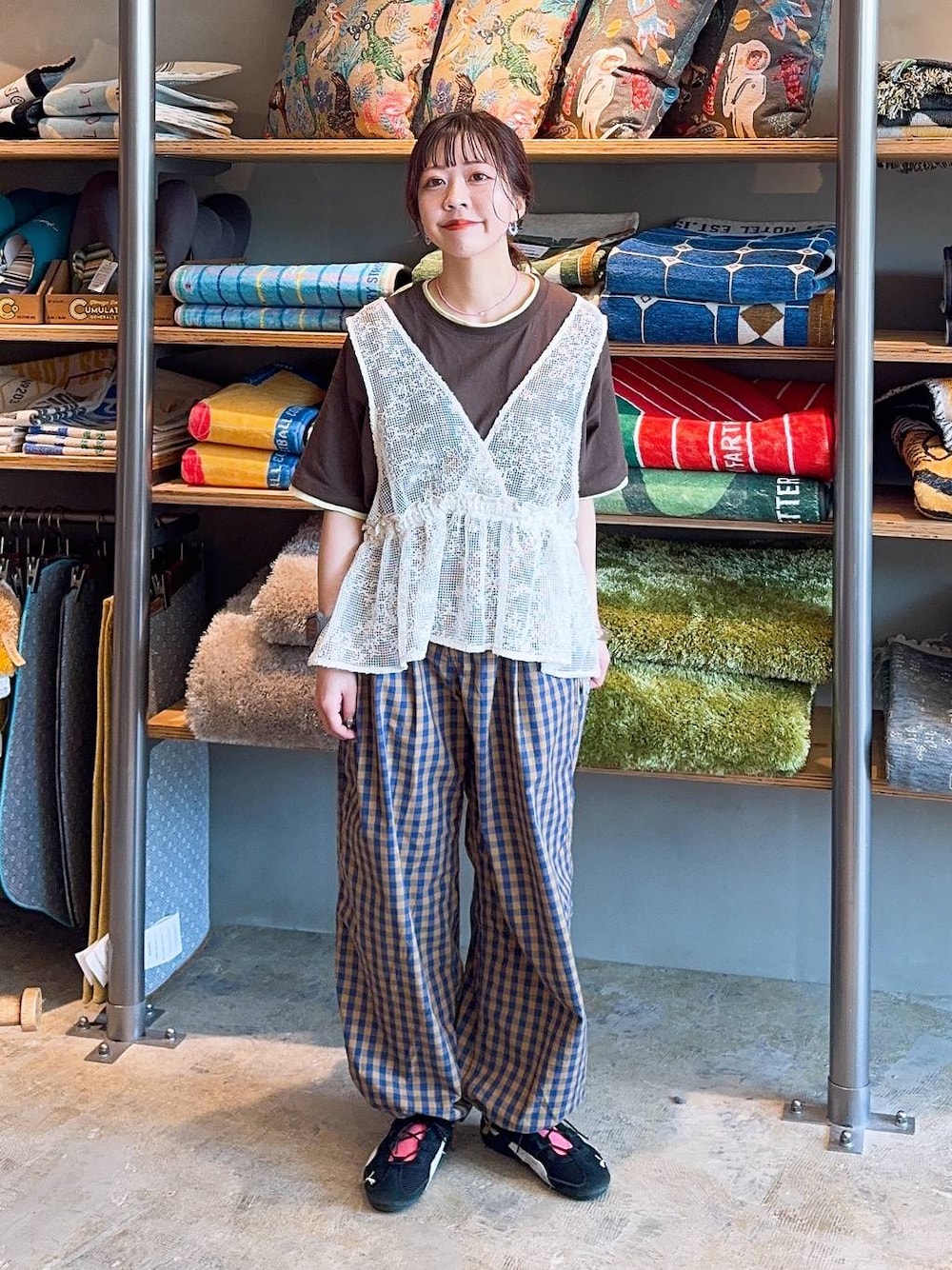 メッシュフラワーレース2WAYプルオーバーを使った人気ファッション