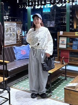 「niko and...（ニコアンド）のボリュームソールスニーカー　niko and ...（スニーカー、ブラック系）」を使った、おでんさん（レディース・153cm）の春コーディネート