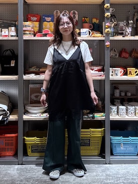 「niko and...（ニコアンド）のサイドラインカットパンツ（その他パンツ、グリーン系）」を使った、おでんさん（レディース・153cm）の春コーディネート