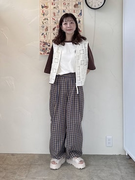 「niko and...（ニコアンド）のGardenタックプリントパンツ（その他パンツ、ベージュ系）」を使った、おでんさん（レディース・153cm）の春コーディネート