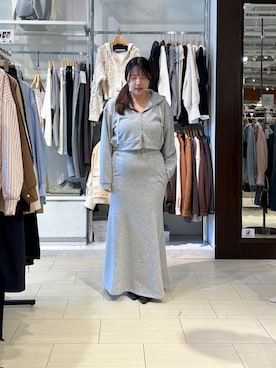 「Thevon（ゼボン）のダブルジップ裏毛ショートパーカー（パーカー、グレー系）」を使った、mayuuu528さん（レディース・158cm）の春コーディネート