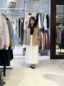 「Thevon（ゼボン）のゴールドボタンテーラードジャケット（テーラードジャケット、ベージュ系）」を使った、mayuuu528さん（レディース・158cm）の春コーディネート