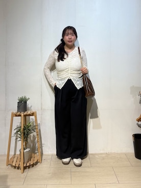 「Thevon（ゼボン）の前後2WAYギャザーインナー（Tシャツ/カットソー、ホワイト系）」を使った、mayuuu528さん（レディース・158cm）の秋コーディネート