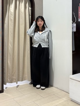 「Thevon（ゼボン）のWジップボンディングパーカー（パーカー、グレー系）」を使った、mayuuu528さん（レディース・158cm）の春コーディネート