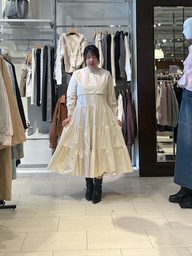 「Thevon（ゼボン）のシャーリングネックティアードワンピース（ワンピース、ホワイト系）」を使った、mayuuu528さん（レディース・158cm）の春コーディネート