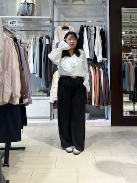 「Thevon（ゼボン）のVネックフリルキャンディスリーブブラウス（シャツ/ブラウス、ホワイト系）」を使った、mayuuu528さん（レディース・158cm）の春コーディネート