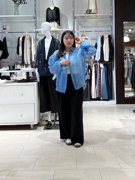 「Thevon（ゼボン）のラメワッシャー袖シャーリングシアーシャツ（シャツ/ブラウス、ブルー系）」を使った、mayuuu528さん（レディース・158cm）の春コーディネート