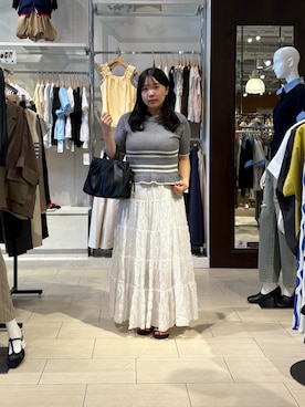 「Thevon（ゼボン）のシャーリングティアードスカート（スカート、ホワイト系）」を使った、mayuuu528さん（レディース・158cm）の春コーディネート