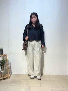 「Thevon（ゼボン）の【累計販売数 1万本 突破！】2タックスラックス（スラックス、ホワイト系）」を使った、mayuuu528さん（レディース・158cm）の秋コーディネート