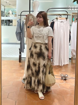 「RIVE DROITE（リヴドロワ）の【接触冷感】アソートロゴTee（Tシャツ/カットソー、ベージュ系）」を使った、さこちゃんさん（レディース・155cm）の春コーディネート