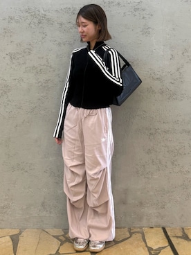「adidas（アディダス）のアイテム（スウェットパンツ）」を使った、AMさん（レディース・154cm）の秋コーディネート
