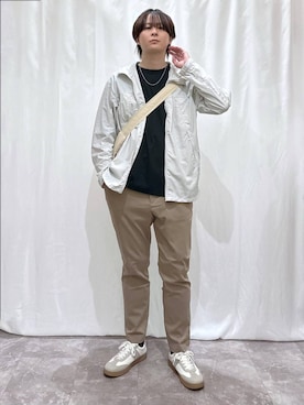 「GLOBAL WORK（グローバルワーク）のエアかるクラシックスニーカー/142642（スニーカー、ベージュ系）」を使った、kazuoさん（メンズ・182cm）の春コーディネート