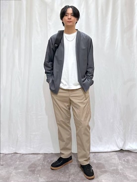 「アイテム（カーディガン/ボレロ）」を使った、kazuoさん（メンズ・182cm）の秋コーディネート