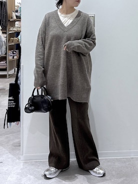 「ハグミーニット_GLOBALWORK」｜「アイテム（ハンドバッグ）」を使った、かとやまさん（レディース・158cm）の秋コーディネート