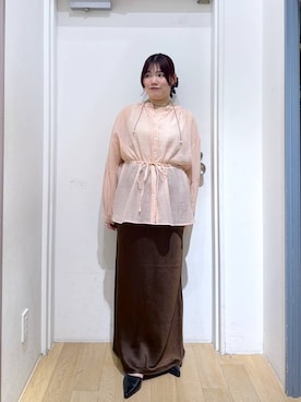 「LOWRYS FARM（ローリーズファーム）のストレッチサテンスカート　 290120（スカート、ブラウン系）」を使った、ももみんさん（レディース・161cm）の春コーディネート