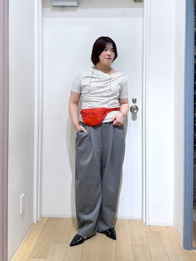 「LOWRYS FARM（ローリーズファーム）のカットイージーコクーンパンツ　292362（スウェットパンツ、グレー系）」を使った、ももみんさん（レディース・161cm）の春コーディネート
