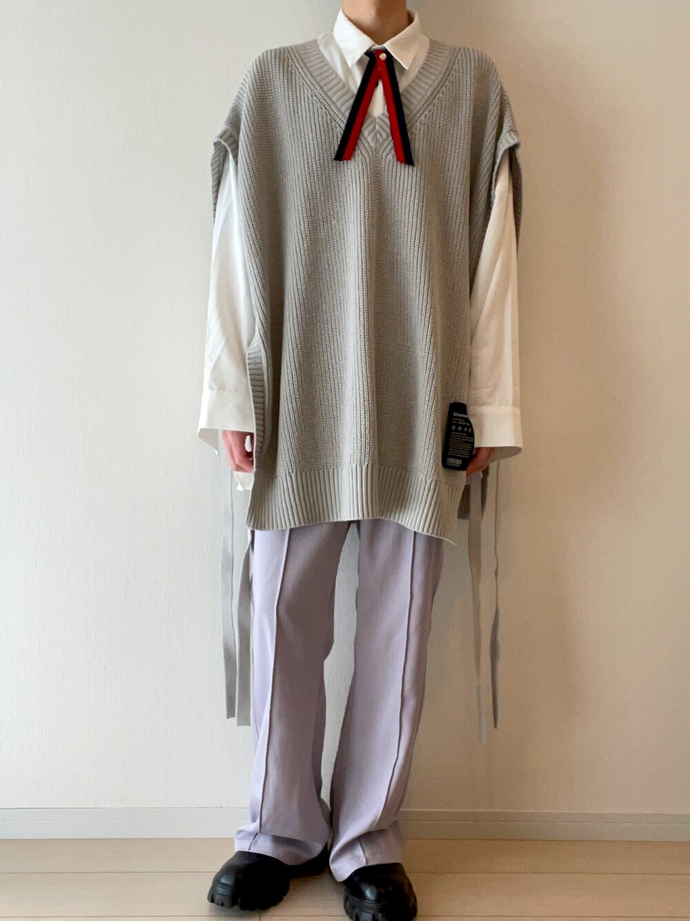 「ベスト、リボン、秋冬コーデ、お洒落さんとつながりたい」｜coaさん（メンズ・170cm）の秋コーディネートの1枚目の写真