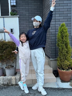 「アイテム（スウェットパンツ、シルバー系）」を使った、ワーママ絵本講師まあよさん（レディース・161cm）の春コーディネート