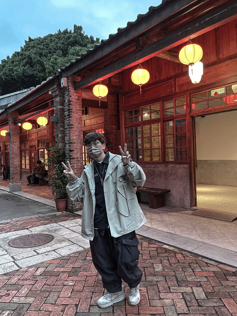 「ootd、winter、冬コーデ」｜「GOOPi x GQのアイテム（ノーカラーコート、ベージュ系）」を使った、wzyeeさん（メンズ・173cm）の冬コーディネートの1枚目の写真