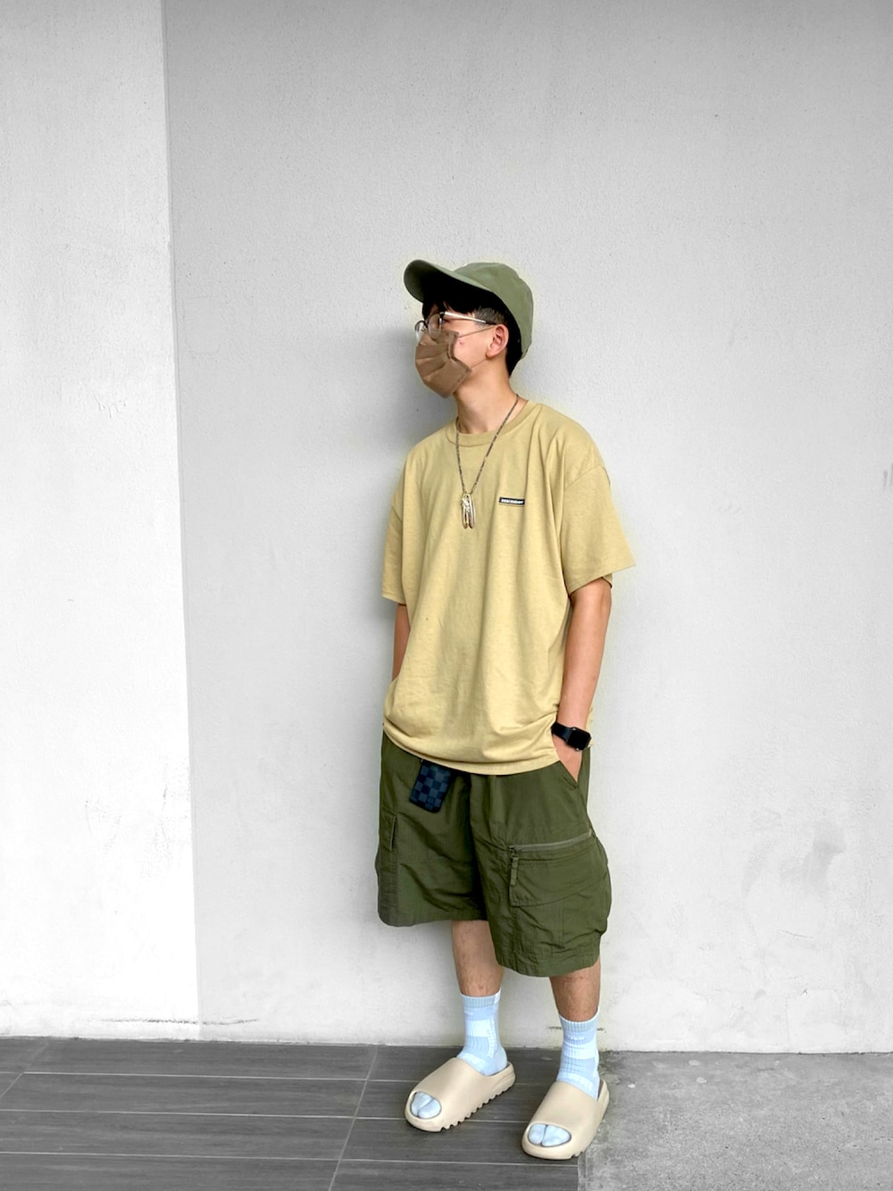 「ootd」｜「KITHのアイテム（キャップ、グリーン系）」を使った、wzyeeさん（メンズ・172cm）の秋コーディネートの1枚目の写真