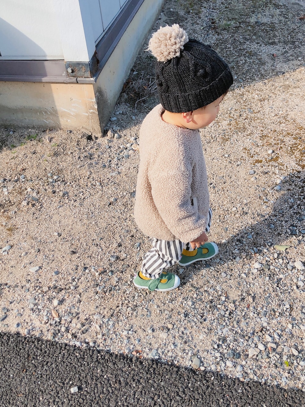「あけましておめでとうございます！、プチプラ、休日コーデ、着回しコーデ、男の子、男の子コーデ、GU、冬コーデ」｜「MARKEY'Sのアイテム（パンツ、ホワイト系）」を使った、carubiさん（キッズ・90cm）の冬コーディネートの1枚目の写真
