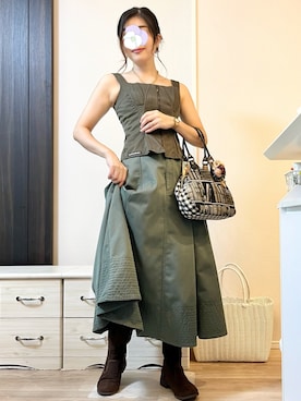 「アイテム（ブローチ/コサージュ、パープル系）」を使った、ぺこ絵@ちょっとお休みさん（レディース・159cm）の秋コーディネート