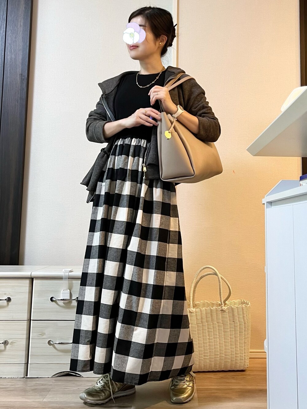 「秋ルック紹介するよ、休日スタイル」｜「？のアイテム（バレッタ/ヘアクリップ、ブラック系）」を使った、ぺこ絵@ちょっとお休みさん（レディース・159cm）の秋コーディネートの1枚目の写真