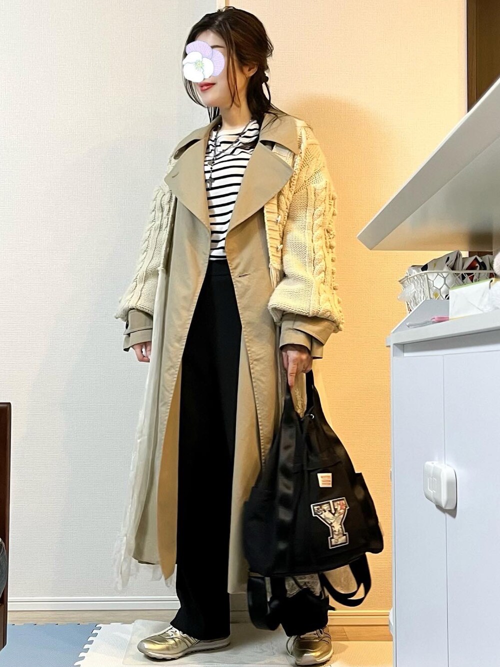 「UNIQLOのアイテム（トレンチコート、ベージュ系）」を使った、ぺこ絵@ちょっとお休みさん（レディース・159cm）の冬コーディネートの1枚目の写真