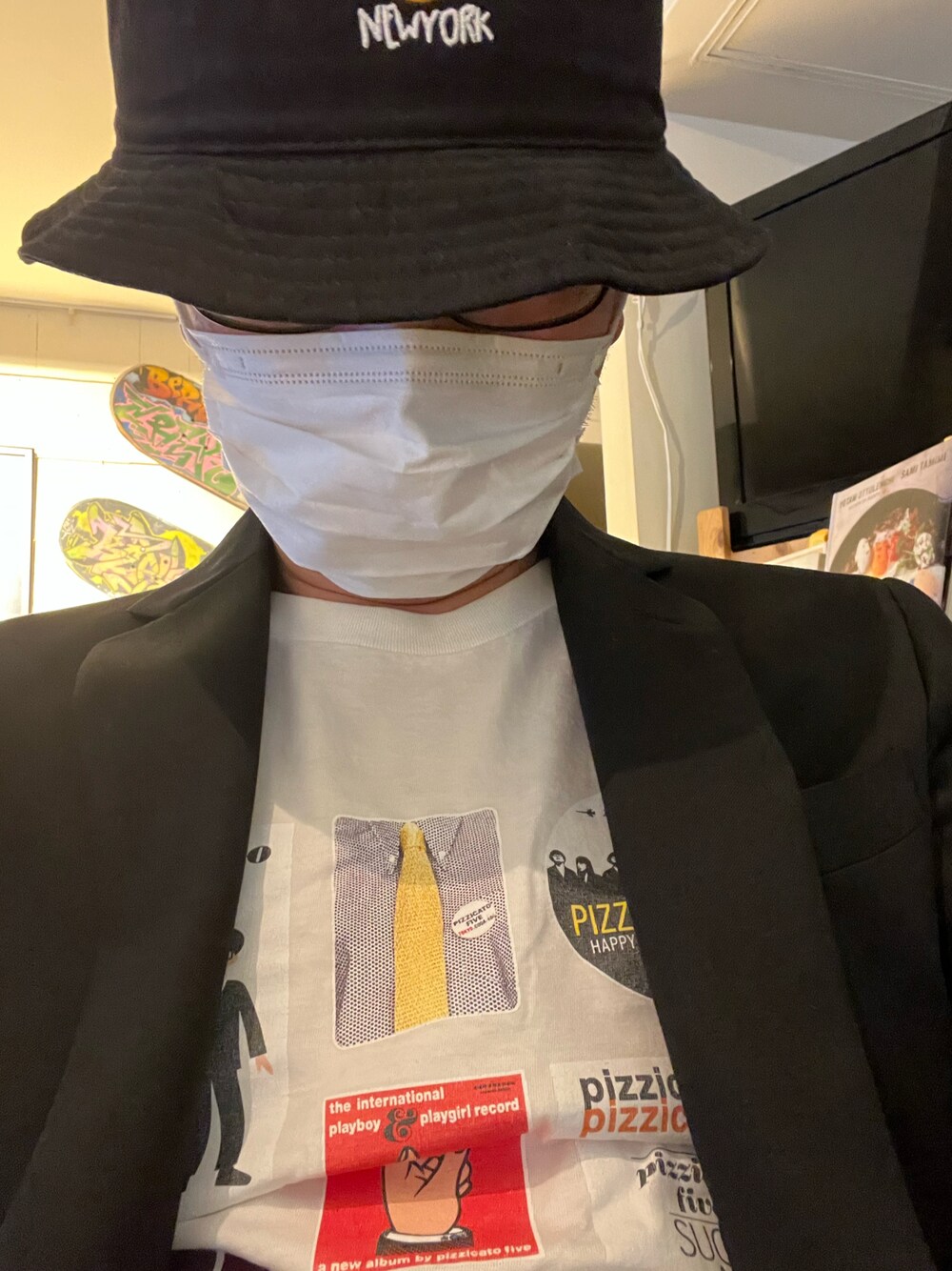 「ピチカートファイブのTシャツのアイテム（Tシャツ/カットソー、ホワイト系）」を使った、nippar28さん（メンズ・50cm）の秋コーディネートの1枚目の写真