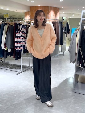 「LOWRYS FARM（ローリーズファーム）のシャギーロングＶカーディガン　595935（カーディガン/ボレロ）」を使った、MIKAさん（レディース・165cm）の秋コーディネート