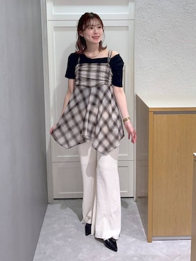 「LOWRYS FARM（ローリーズファーム）のドレープオフショル５Ｓ 638383（Tシャツ/カットソー、ブラック系）」を使った、MIKAさん（レディース・165cm）の春コーディネート