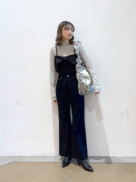 「アイテム（モカシン/デッキシューズ）」を使った、MIKAさん（レディース・165cm）の冬コーディネート