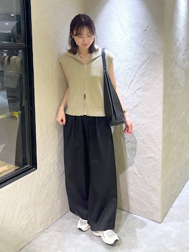 「LOWRYS FARM（ローリーズファーム）のHIGZIPベスト 1055851（ベスト、ベージュ系）」を使った、MIKAさん（レディース・165cm）の秋コーディネート