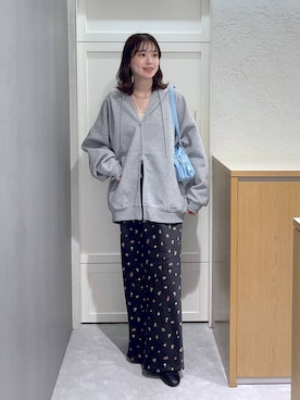 「LOWRYS FARM（ローリーズファーム）のバレエシューズ 1049086（バレエシューズ、ブラック系）」を使った、MIKAさん（レディース・165cm）の夏コーディネート